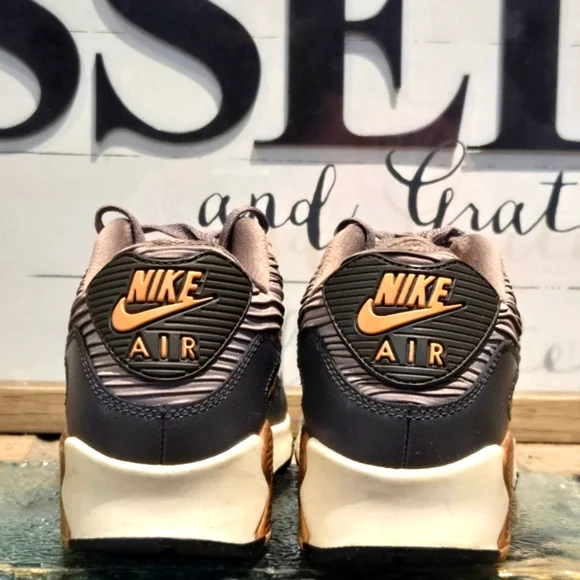 Nike Air Max 90 Leather Suede Grey Pink Wmns 7.5 #768887 201 RARE - Picture 5 of 12